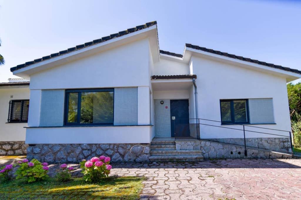 Santoña ¡Nuevo! Espectacular Casa En La Playa De Berriaヴィラ エクステリア 写真